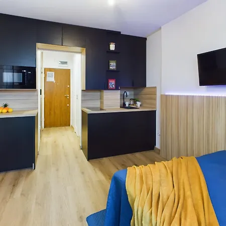 Modern Air-conditioned By Renters