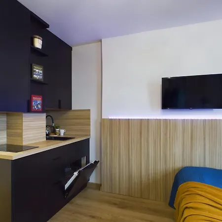 Modern Air-conditioned By Renters Appartement *