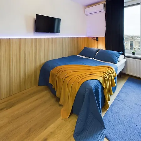 Modern Air-conditioned By Renters *